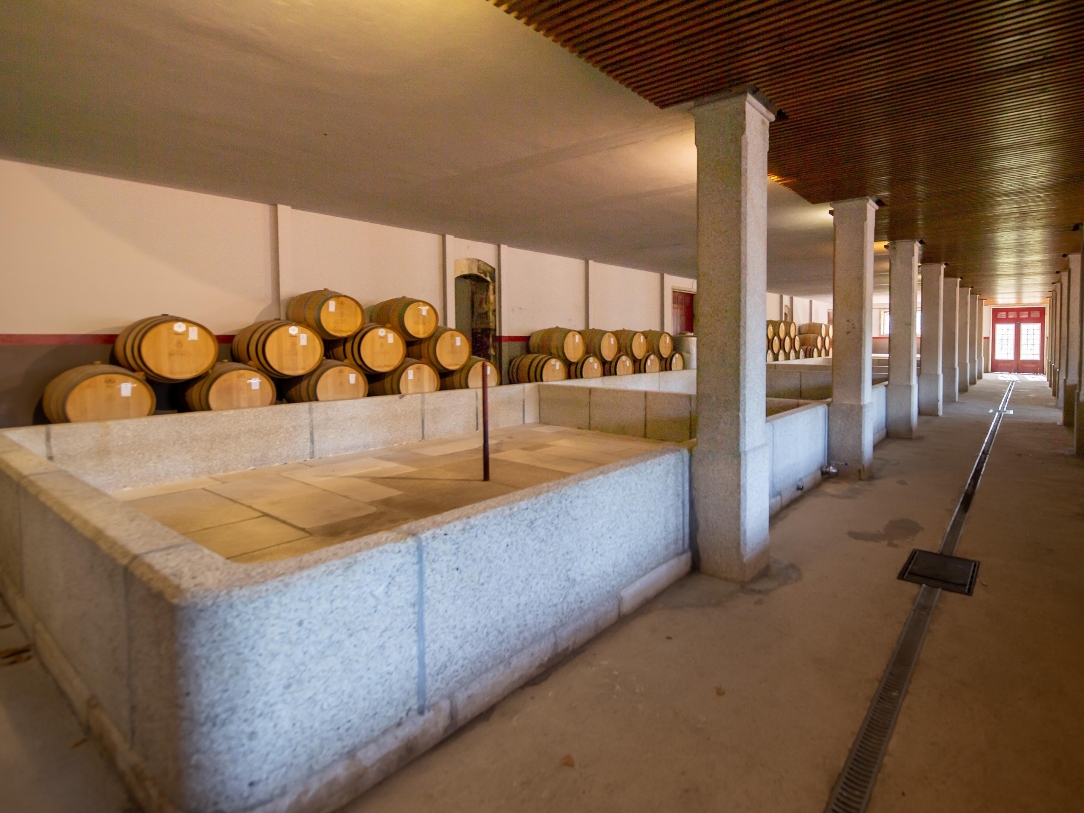 Pacheca The Wine House Hotel E Spa - Quinta Da Pacheca Lamego Esterno foto Barrels of Sherry aging in the solera system